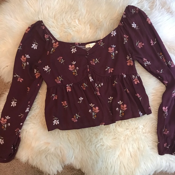 Cute off the shoulder floral top! - Picture 1 of 3